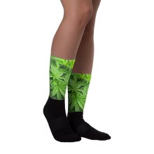 Load image into Gallery viewer, Righteous Bud&#39;s Leafy Green Socks